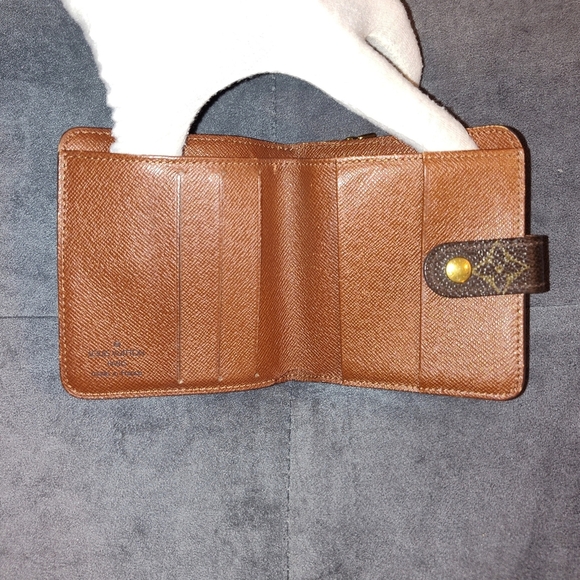 EUC Louis Vuitton Vintage Monogram Canvas Zip Compact Wallet - Picture 10 of 16